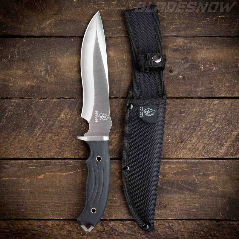 Full tang constructed knife with stainless steel blade 
