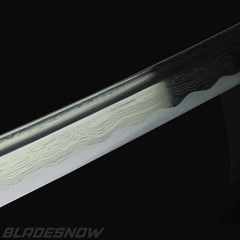 damascus pattern on katana sword